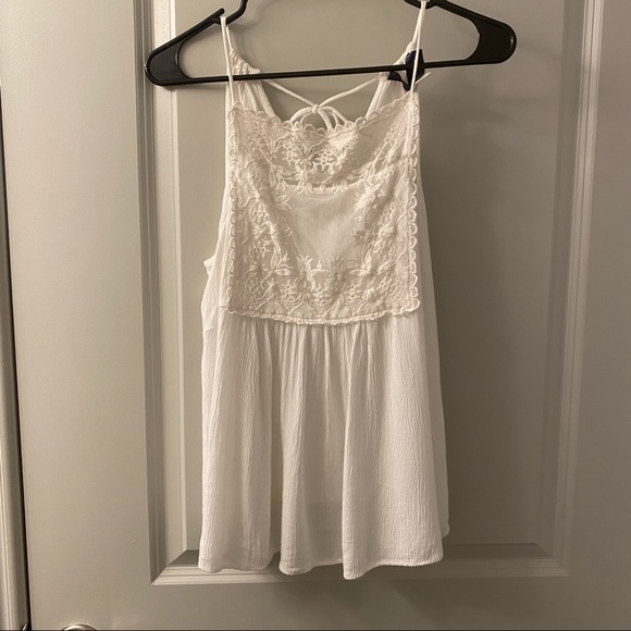 LACE DETAIL TOP - Picture 3 of 5